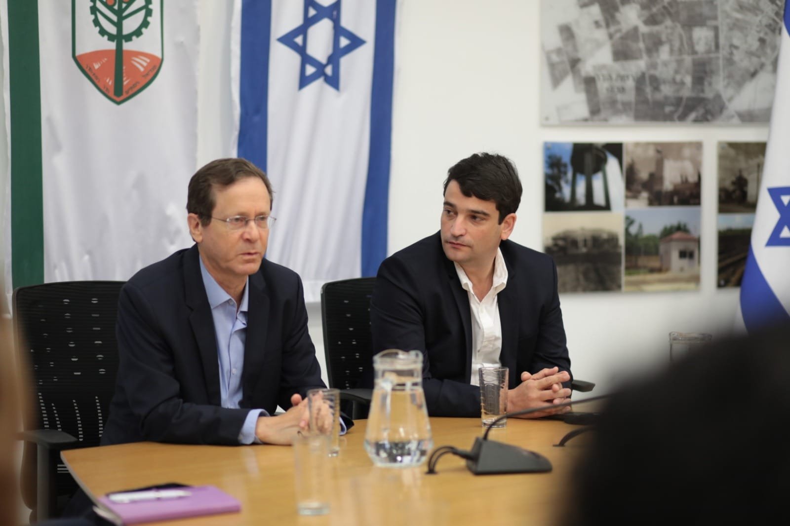 בוז'י הרצוג ואמיר כוכבי