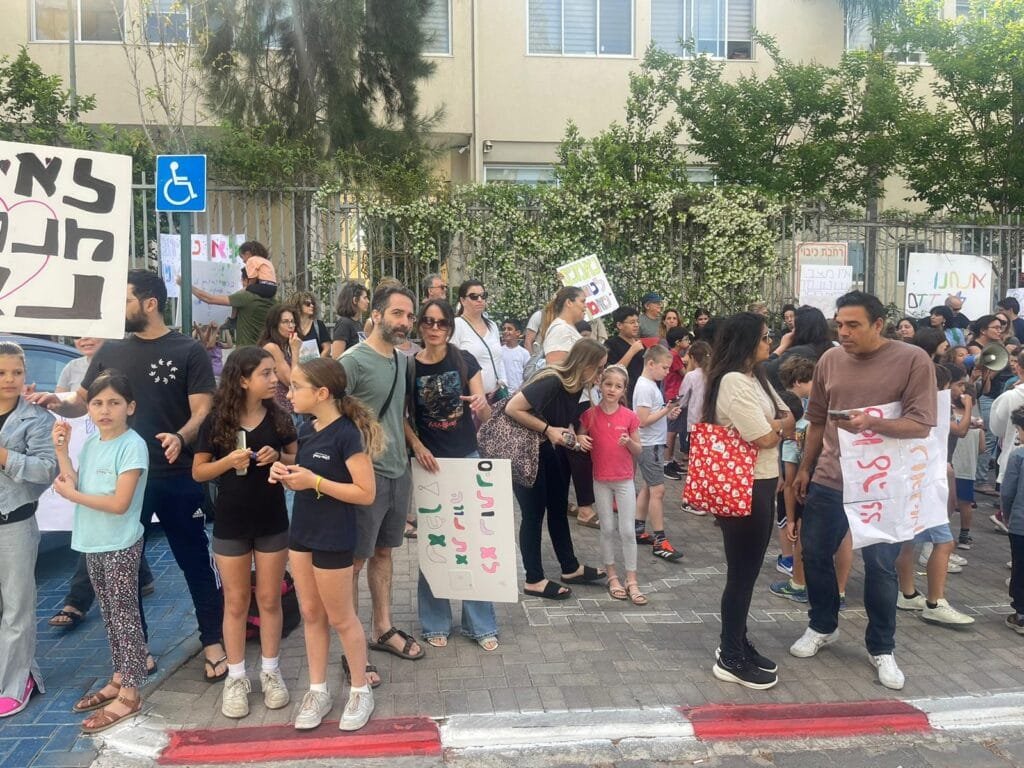 לא נאפשר את סגירת בית הספר