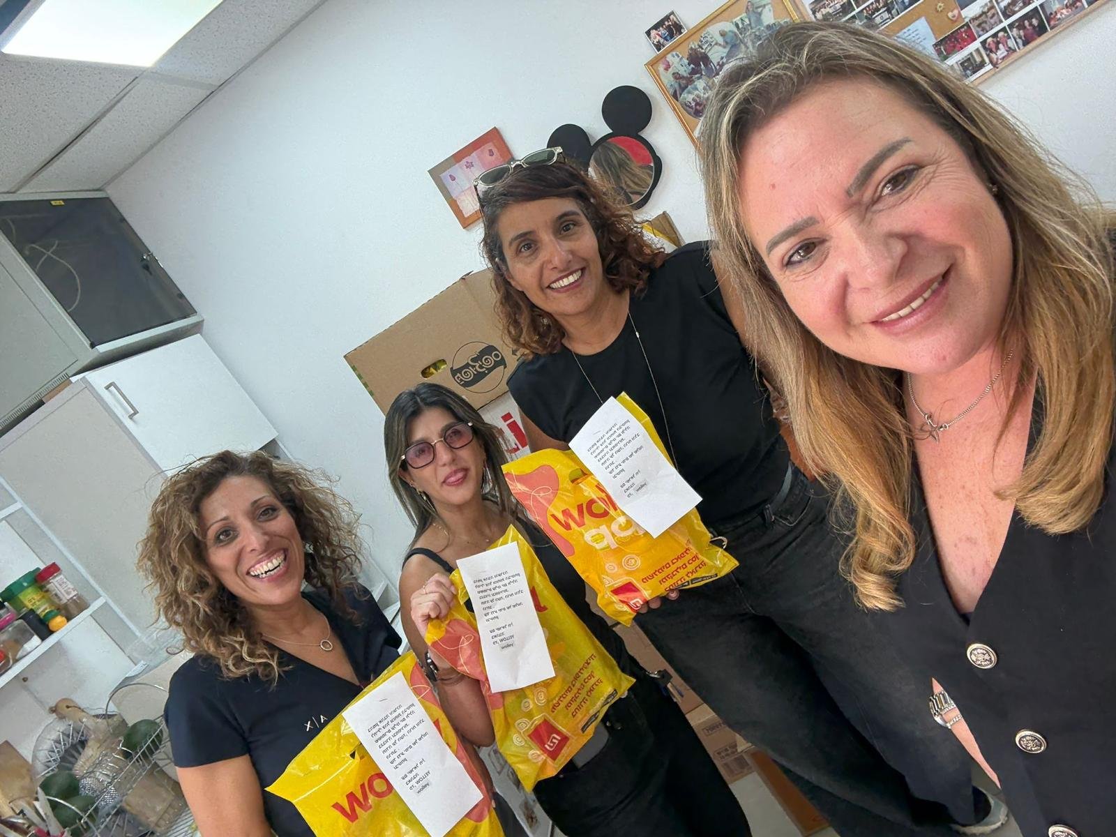 חמ"ל הסירים של הוד השרון: הנשים שמאכילות את הלוחמים ומחבקות את השכול