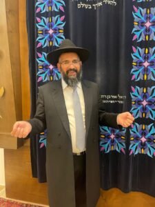 “אל תצעקו אחדות – תשתקו ותקשיבו