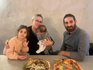 פודטראק הפיצה מעוטף עזה הפך למפעל פיצה בהוד השרון