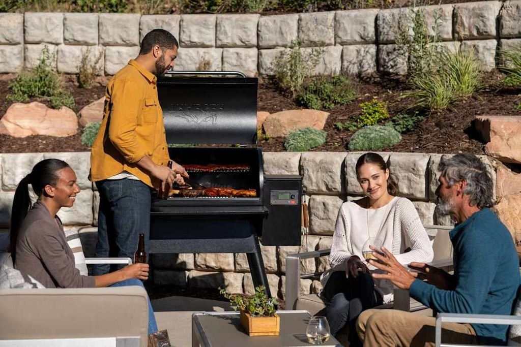מהעצים למעשנת: סודות העישון המושלם