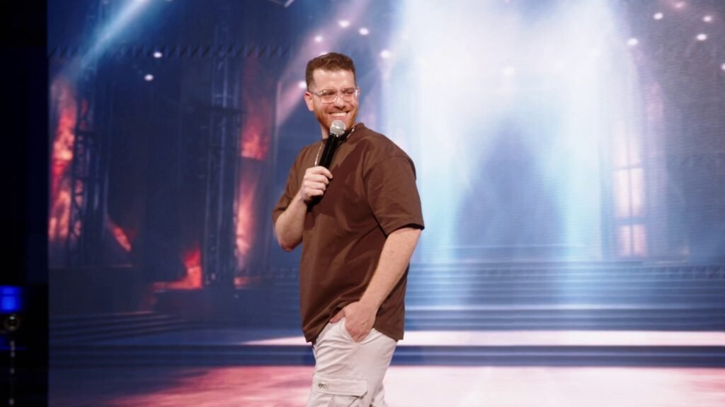 גם כשהטילים באוויר – חייבים לצחוק