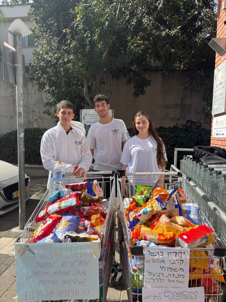 יחדיו לא שוכחים: בני הנוער מהוד השרון שמחזיקים את הזיכרון בחיים