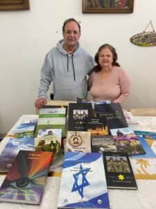 מפעל הזיכרון שלא עוצר: הזוג שתיעד מאות סיפורי שואה כדי שלא יישכחו