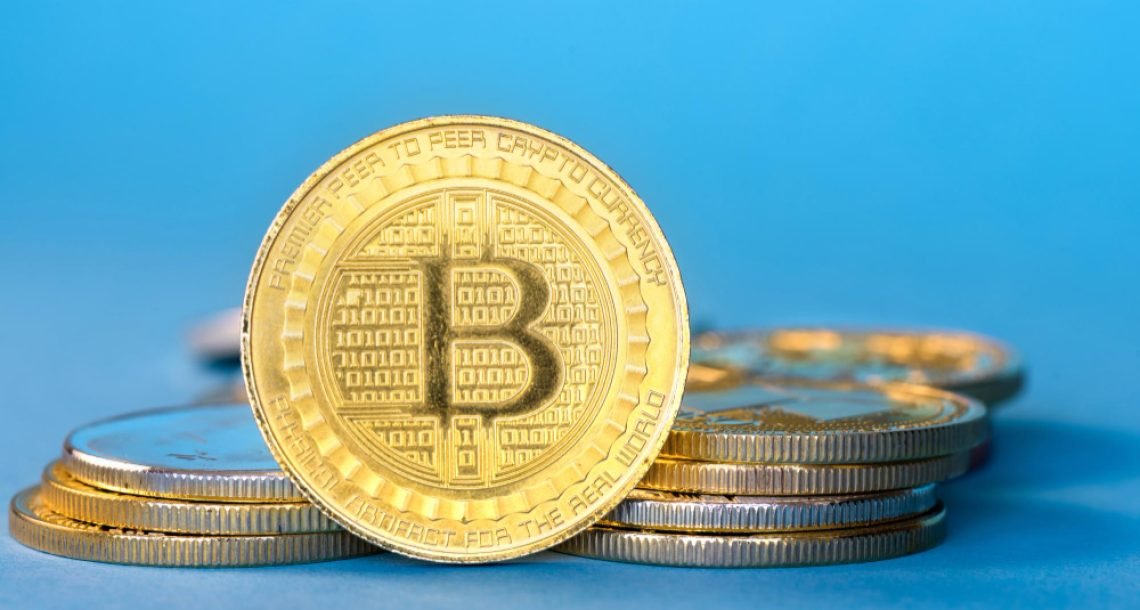 האם כדאי להשקיע בביטקוין בישראל? המדריך המלא למתחילים