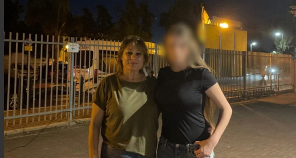 בהוד השרון: אם ובתה החולה מתחננות למקלט בטוח