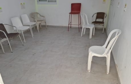 עיריית הוד השרון ממשיכה לפעול לחיזוק תחושת הביטחון והשגרה: מקלטים פתוחים ושירותי ספרייה מרחוק