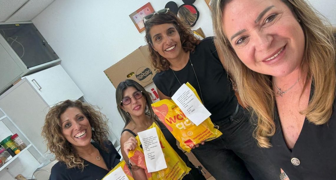 חמ"ל הסירים של הוד השרון: הנשים שמאכילות את הלוחמים ומחבקות את השכול