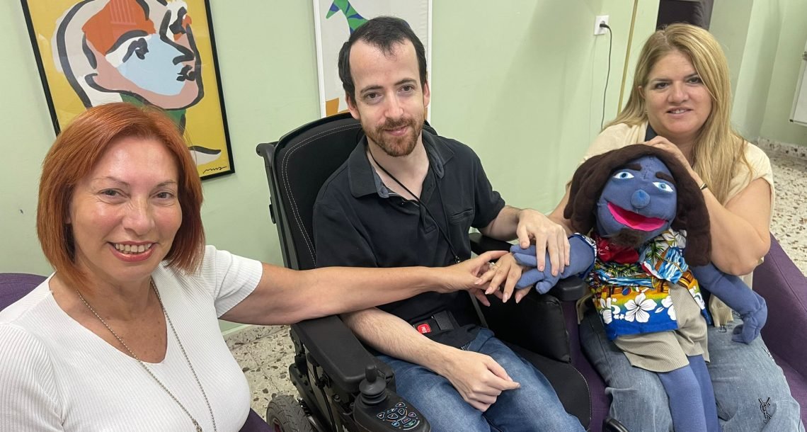 הקרב על הזכויות: מתי מזור מהוד השרון משיק את "הושט יד" – מיזם שיילחם למען אנשים עם צרכים מיוחדים מול המערכת