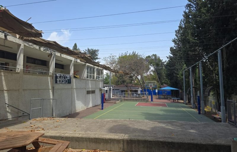 סגירת בית הספר הטכנולוגי בהוד השרון: ההורים יוצאים למאבק – "זה לא מוסד, זה בית"